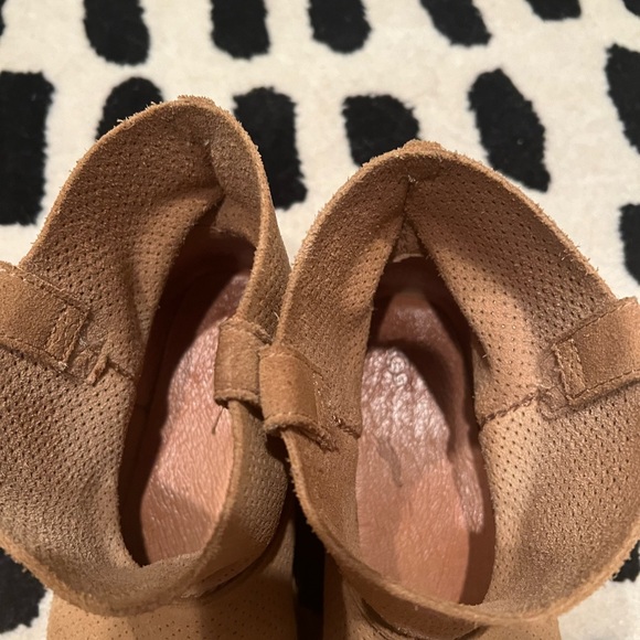 Uggs classic unlined mini perf perforated suede boots in tawny women’s sz 7 - Picture 6 of 9